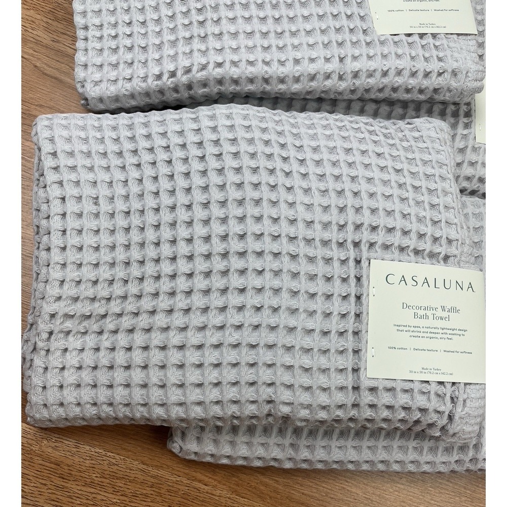 Set of 4 Casaluna Waffle Bath Towels in Light Grey, 100% Cotton, 30" x 56" NEW - Picture 2 of 5